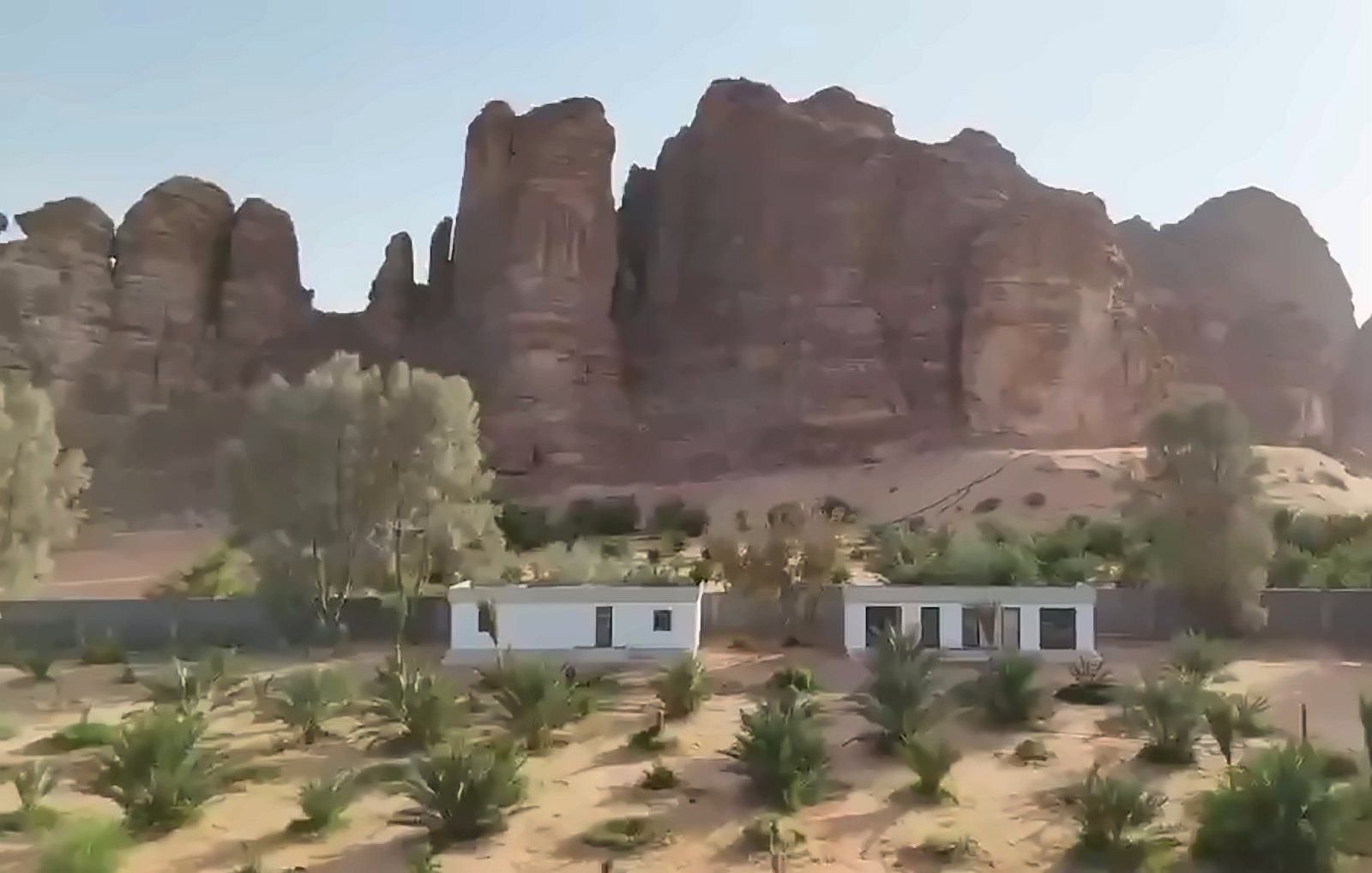 وحدات الضيافة تحت الجبل